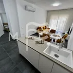 Brilliant 626 Apartment *