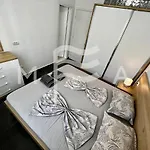 Brilliant 626 * Golem (Tirana)