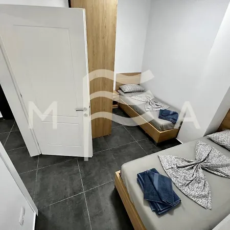 Brilliant 626 * Golem (Tirana)